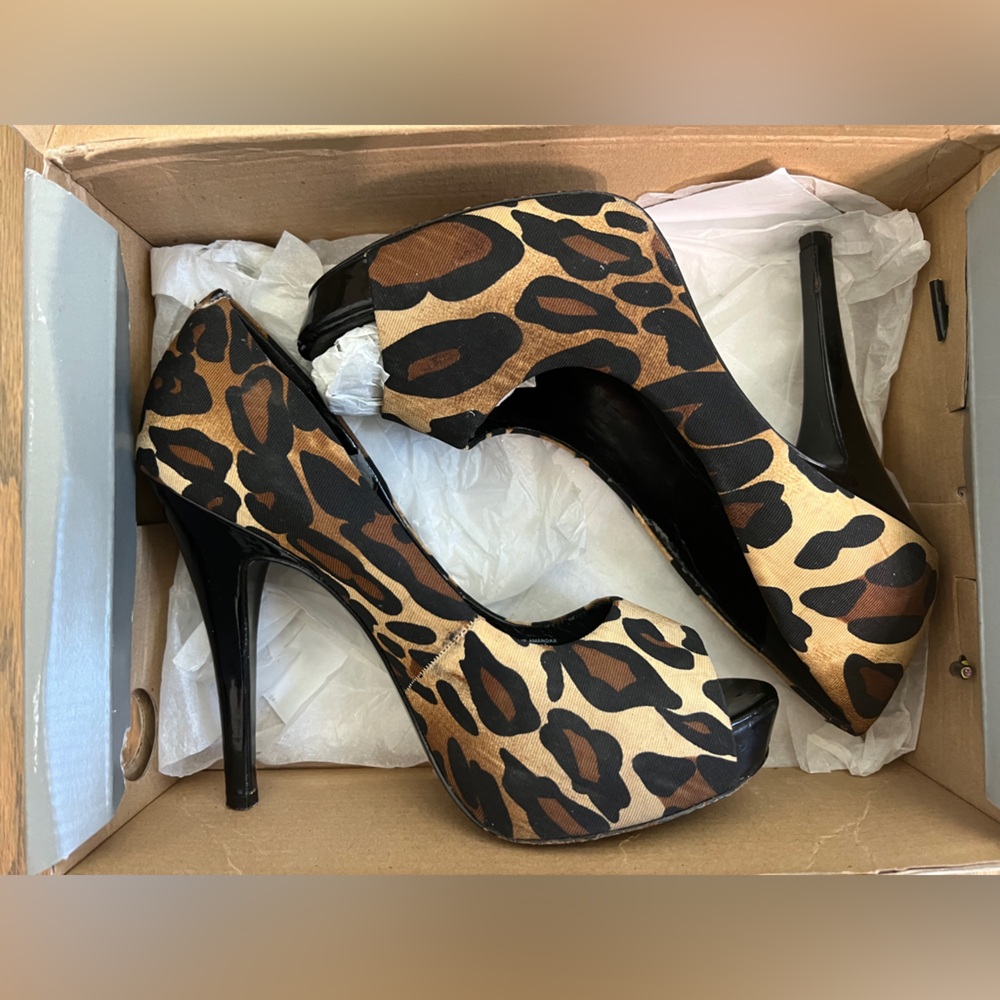 Jessica Simpson Brown Leopard Pumps